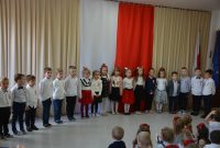 „Piękna Nasza Polska Cała” – piosenka projektowa