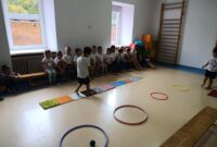 Gimnastyka i tor przeszkód w grupie Bławatków
