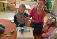 Uczymy się nakrywać do stołu