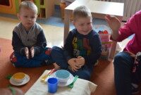 Uczymy się nakrywać do stołu