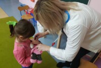 Maskotki Jagódek z wizytą u lekarza