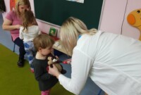 Maskotki Jagódek z wizytą u lekarza