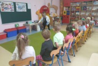 Maskotki Jagódek z wizytą u lekarza