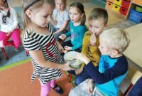 dav Każdy przedszkolak wam to powie, warzywa i owoce to samo zdrowie!