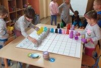 Kodujemy – zabawa z matą edukacyjną