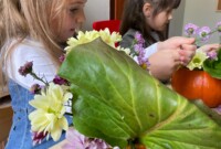 Jesienne kwiatowe kompozycje w dyni