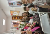 Głośne czytanie w bibliotece