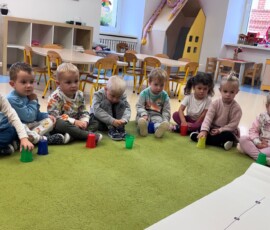 „Kolorowa podróż robota Edka” – Fiołki
