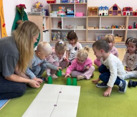 „Kolorowa podróż robota Edka” – Fiołki