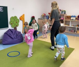 „Kolorowa podróż robota Edka” – Fiołki
